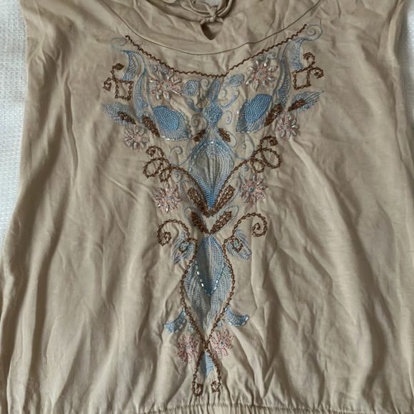 Tunic tank top with embroidery and bead design - Picture 2 of 6
